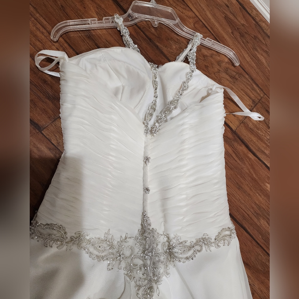 Wedding dress - Picture 5 of 8